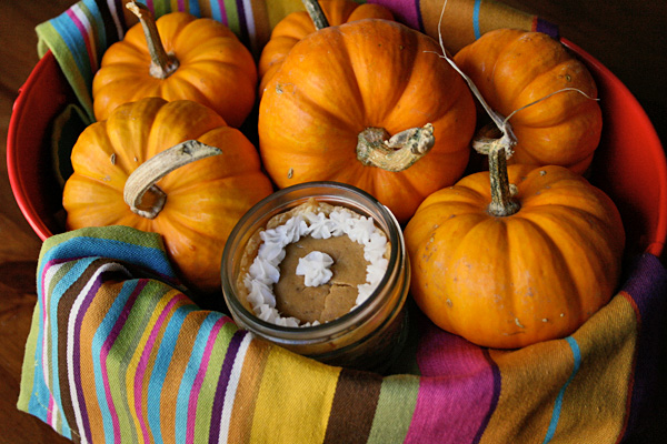 Jar Pies are fun single-serve desserts for parties and holidays.