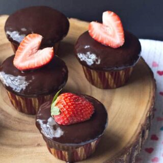 Chocolate-Covered Strawberry Cupcakes