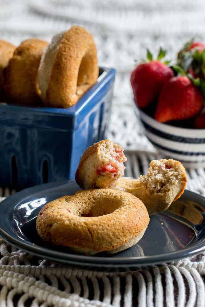 Strawberry doughnuts are fruity and sweet, and just right for mornings. They're great for afternoon snacks, too!