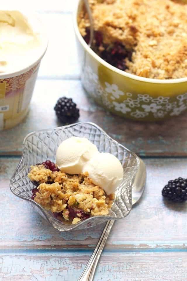 Blackberry Basil Crumble stetted
