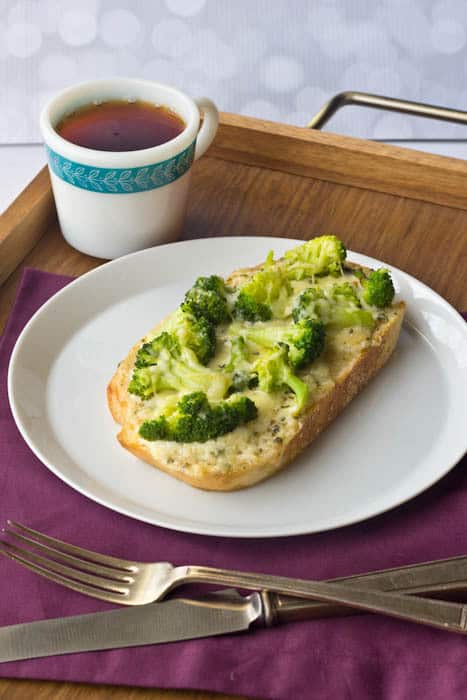 Broccoli cheese toasties are open-faced sandwiches full of flavor. Plus they're so easy to make, and perfect for a cozy night.