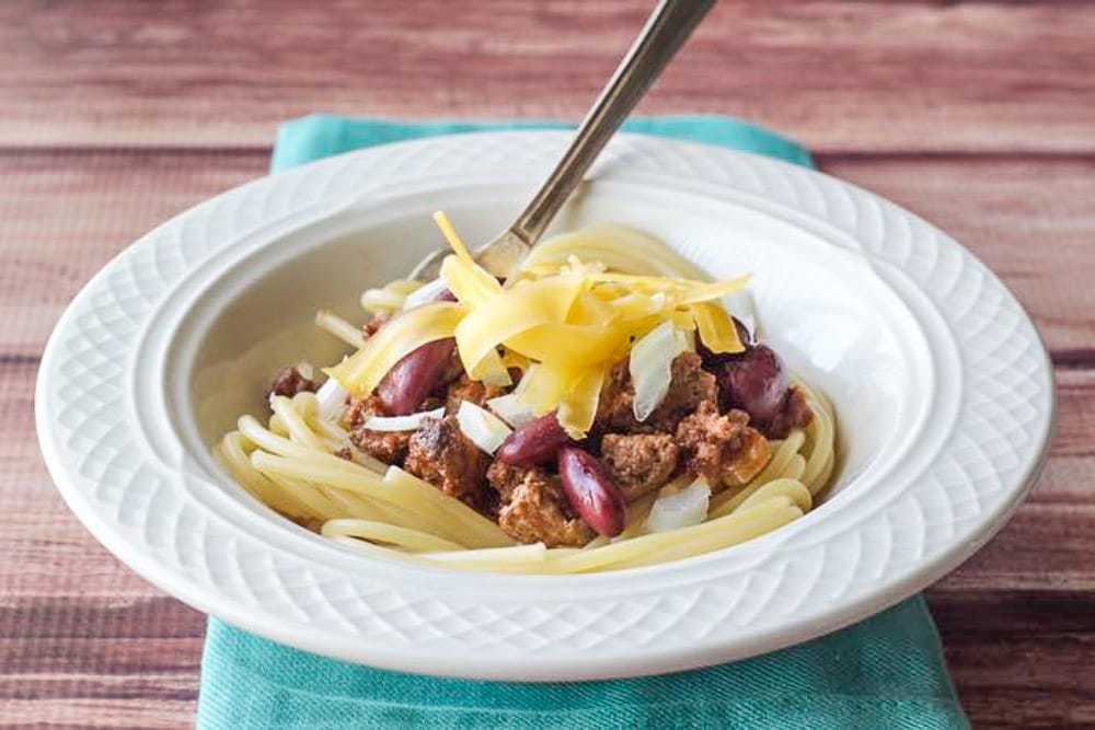 serving of cincinnati chili