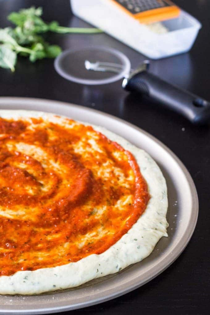 Pizza Dough with Herbs stetted