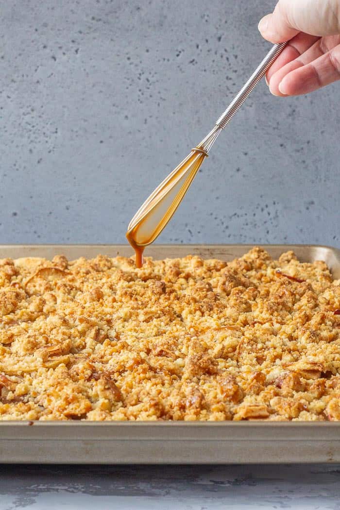 Need a party-ready dessert? This caramel apple slab pie is your autumn answer.