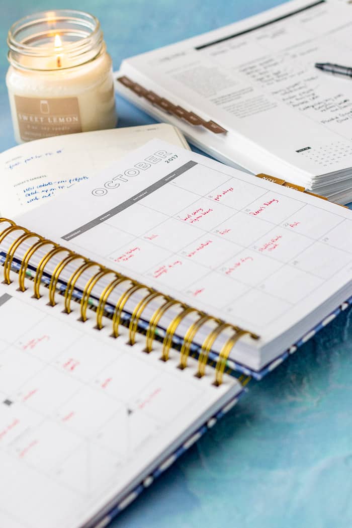 Feeling busy? Learn how to choose a day planner for your life.