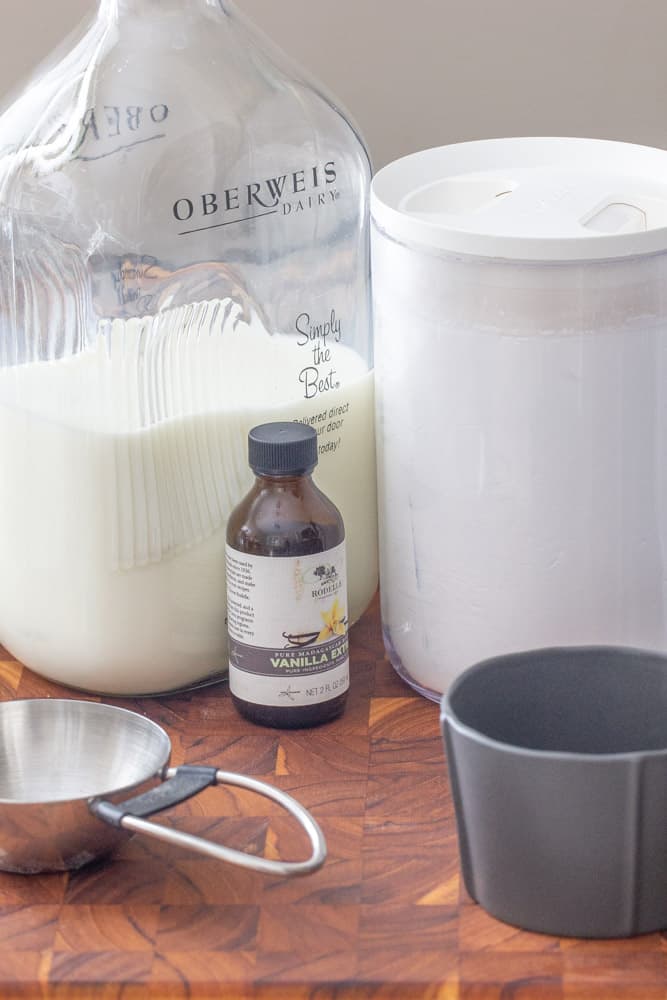 ingredients for sweet biscuit icing