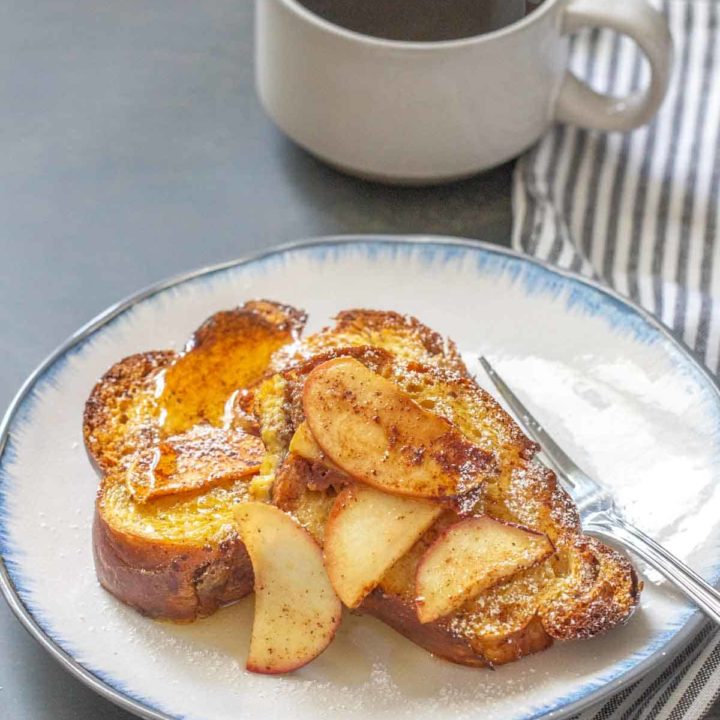 plate of apple cinnamon french toast