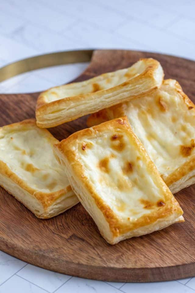 Easy Homemade Starbucks Cheese Danish stetted