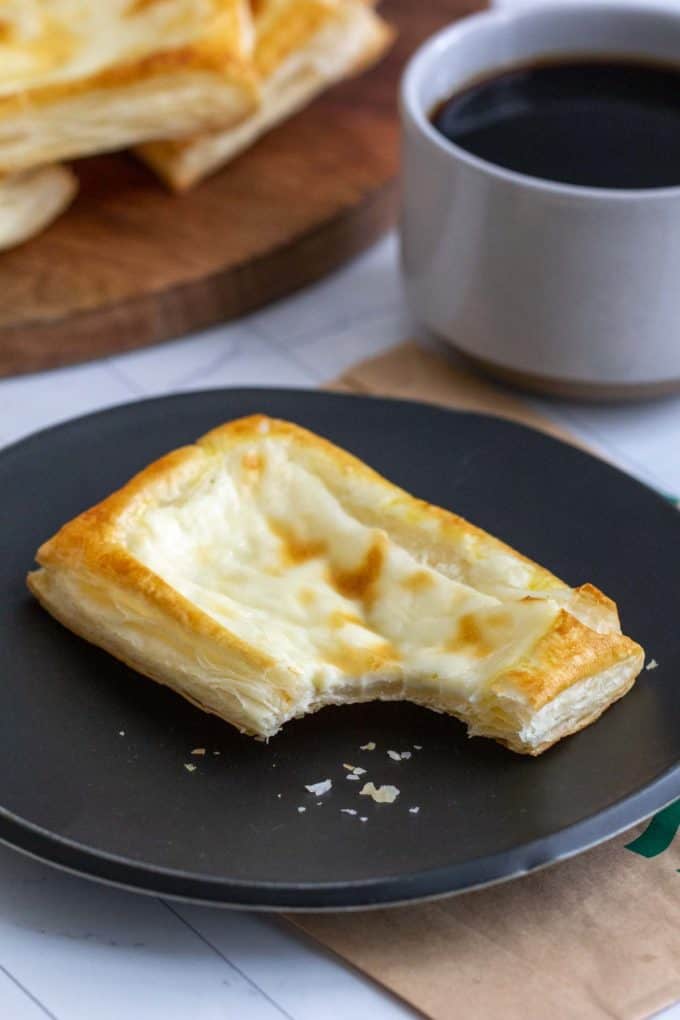 Easy Homemade Starbucks Cheese Danish stetted