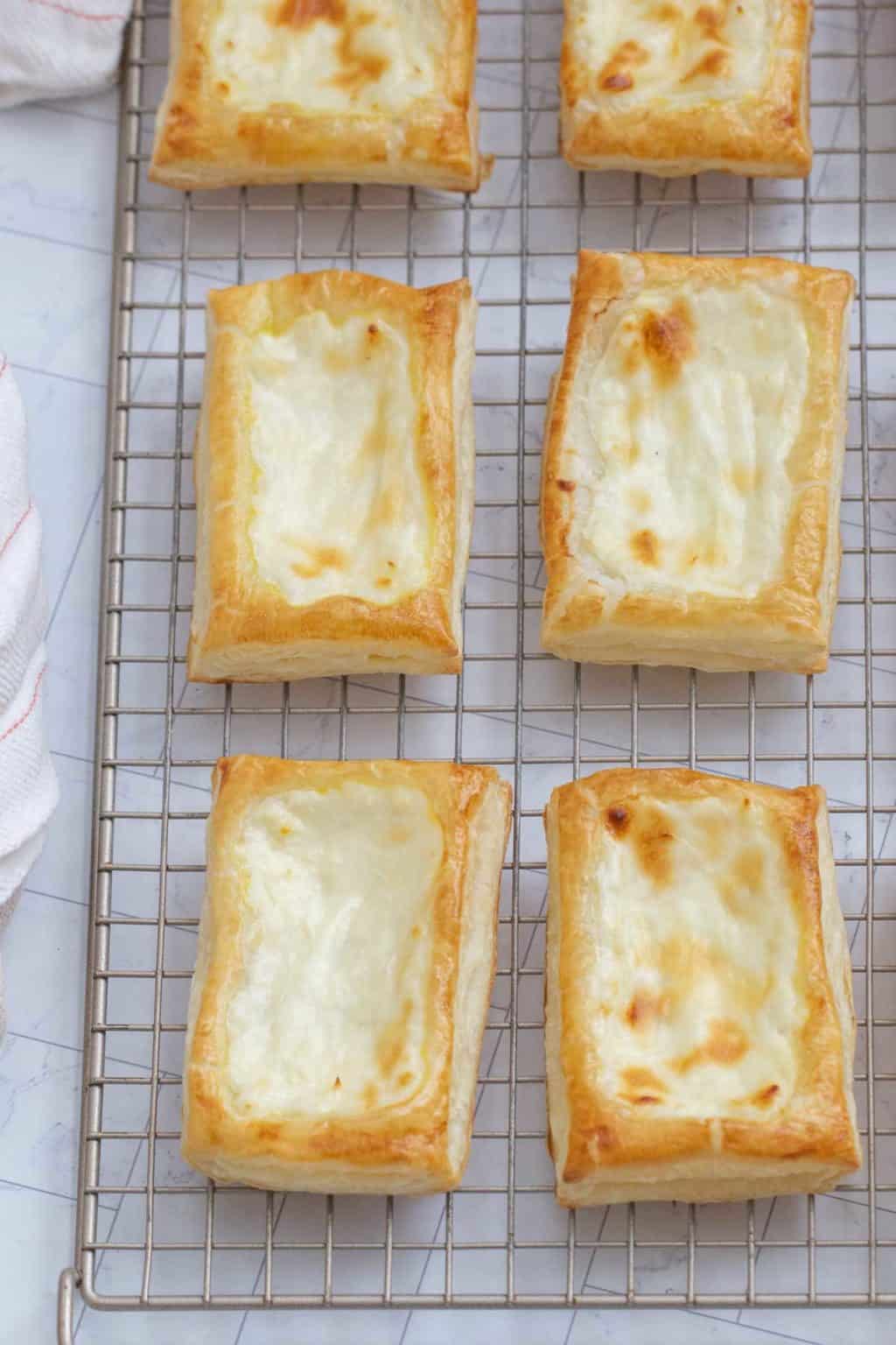 Easy Homemade Starbucks Cheese Danish stetted