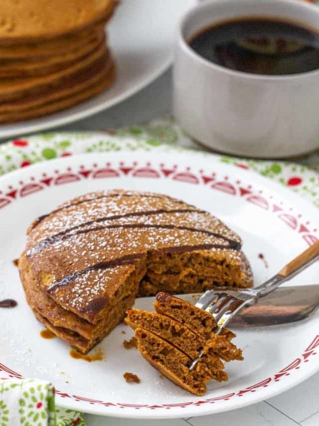 Easy Gingerbread Pancakes