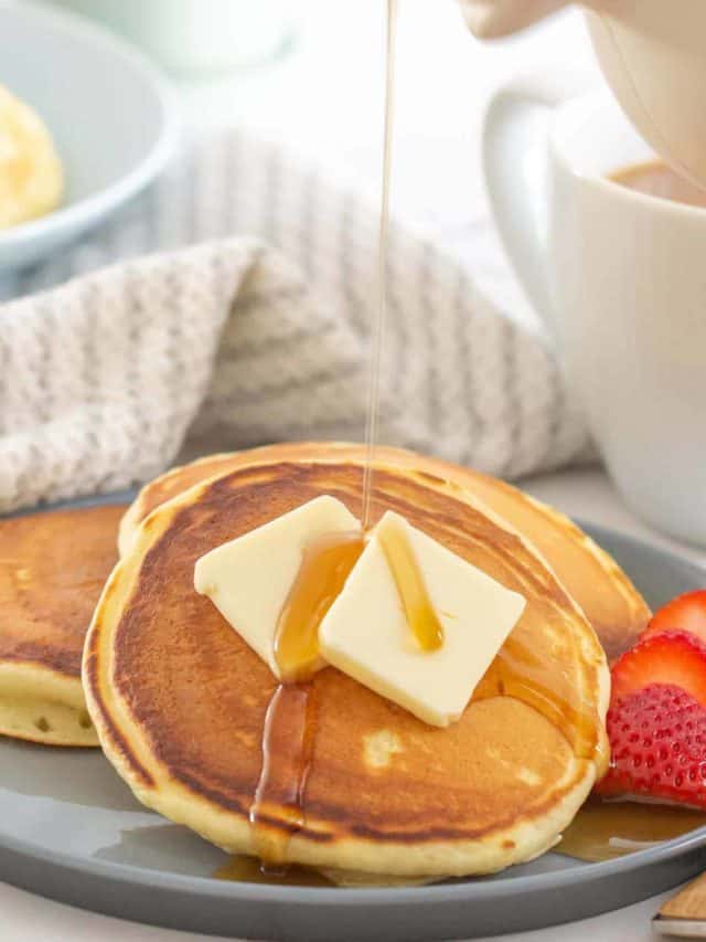 Easy Buttermilk Pancakes