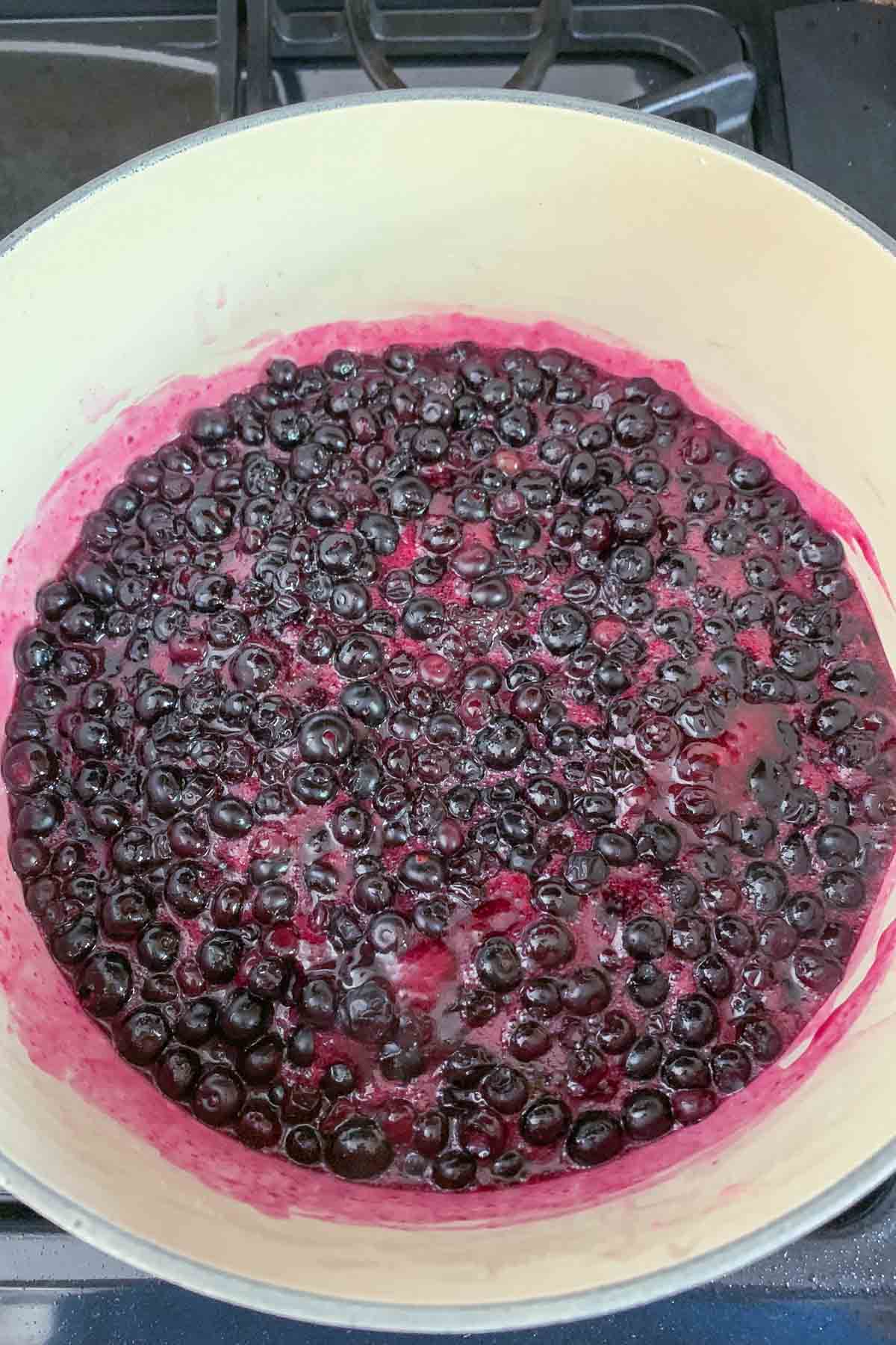 cooking blueberry pie filling
