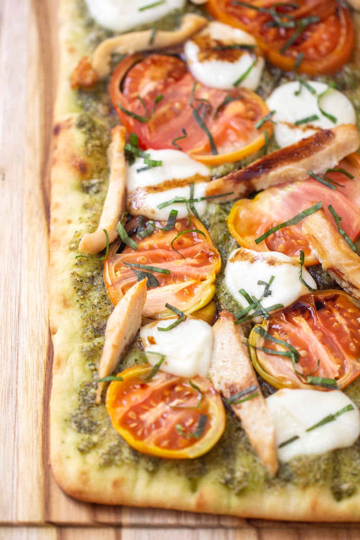 Caprese Flatbread with Chicken