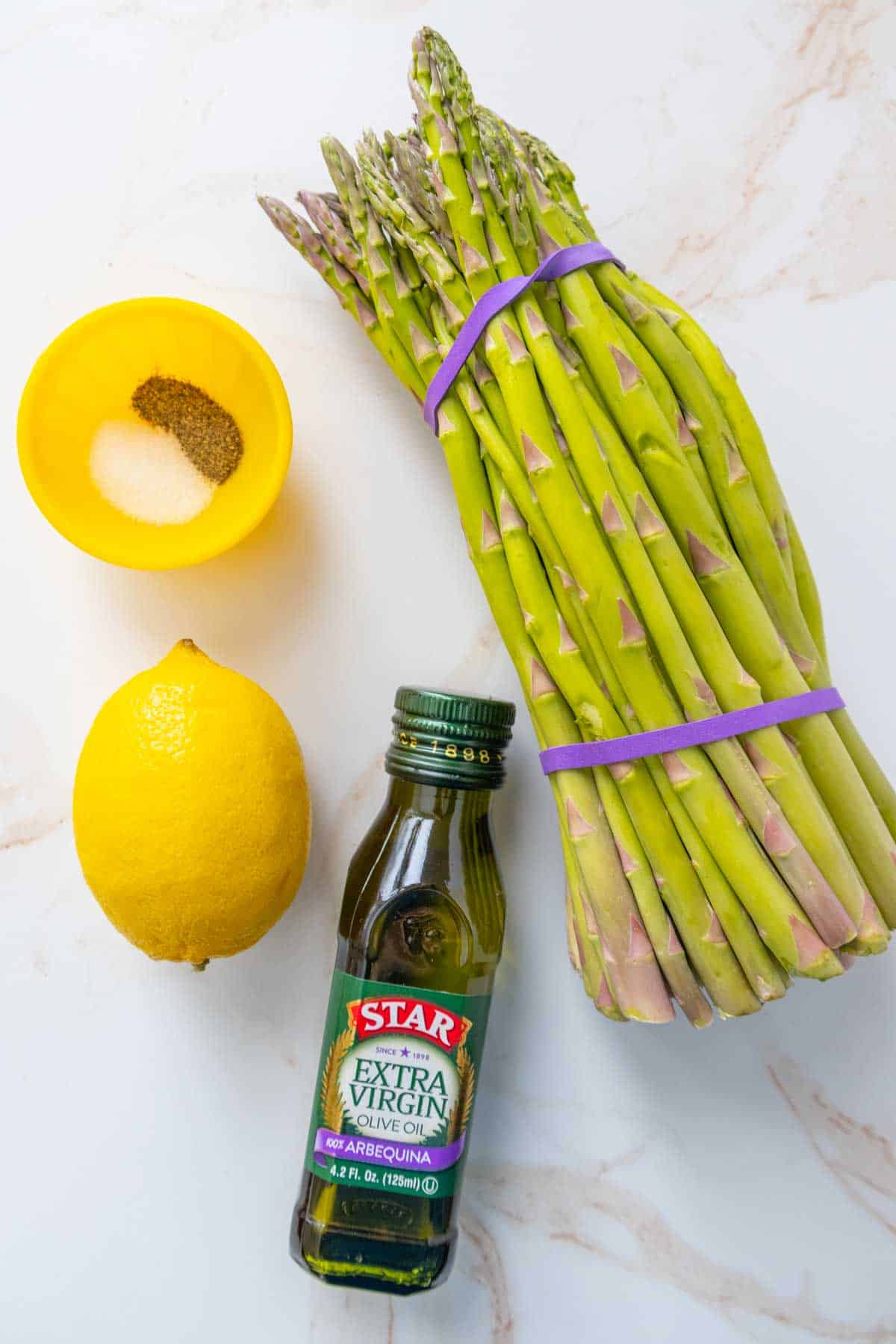 Ingredients for steamed asparagus.