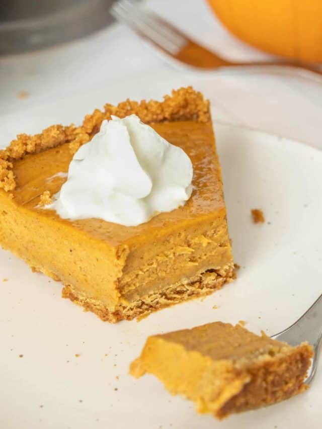 Pumpkin Pie with Graham Cracker Crust