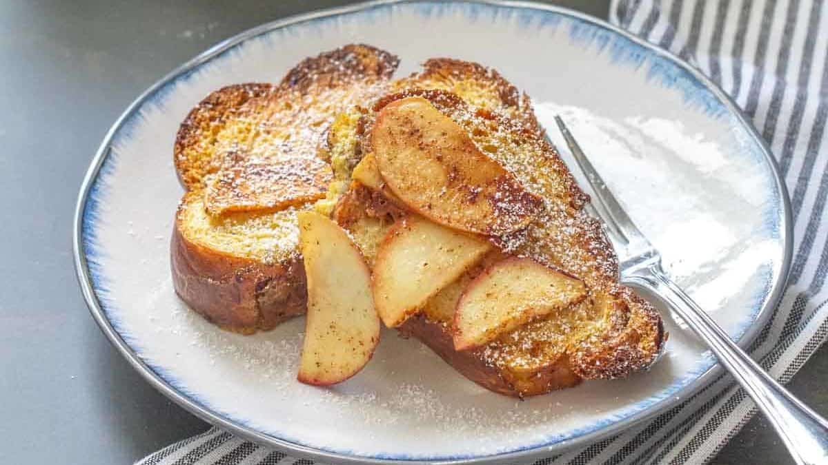 apple cinnamon french toast slices on a plate